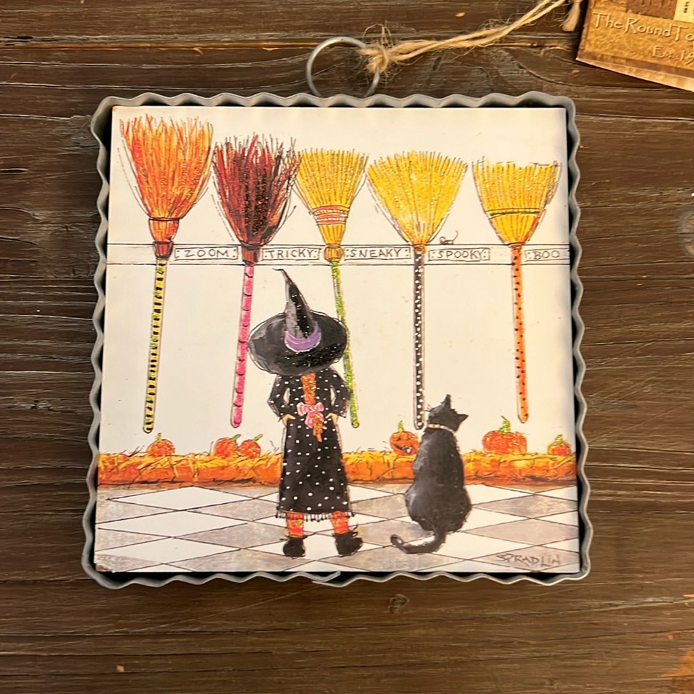 NWT The Round Top Collection Halloween Hanging Decor